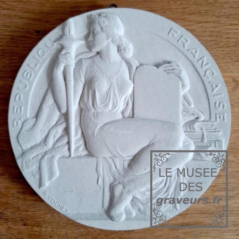 Médaillon en plâtre 1951
